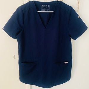 FIGS Casma™ Two-Pocket Scrub Top